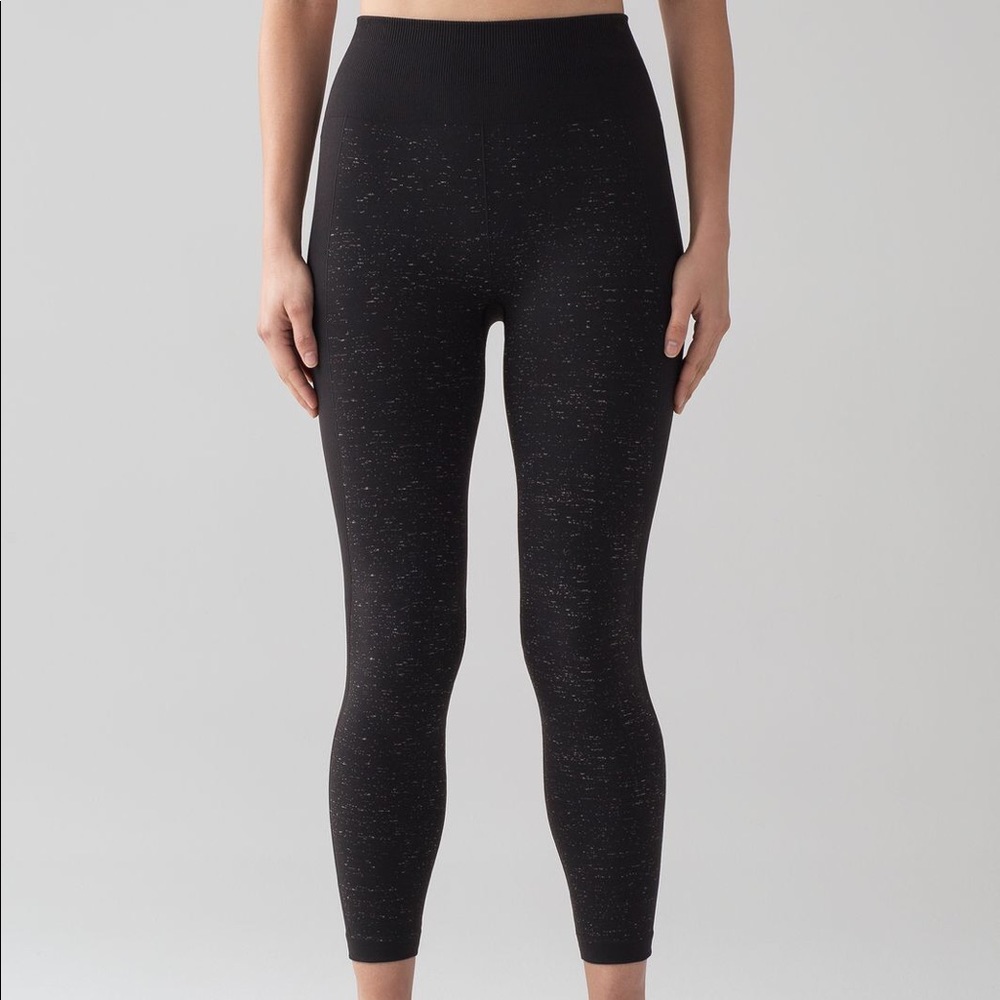 LIKE NEW lululemon free flow tight size 4